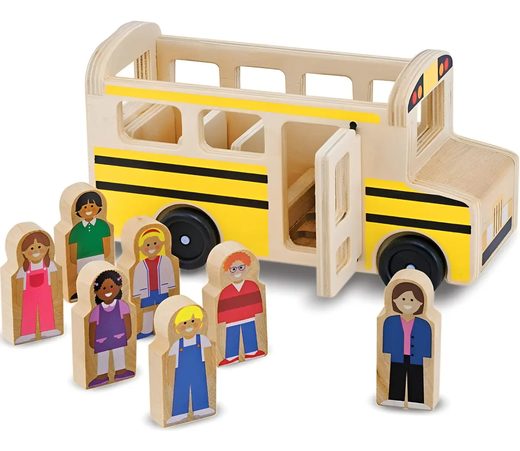 Bus escolar de madera con pasajeros
